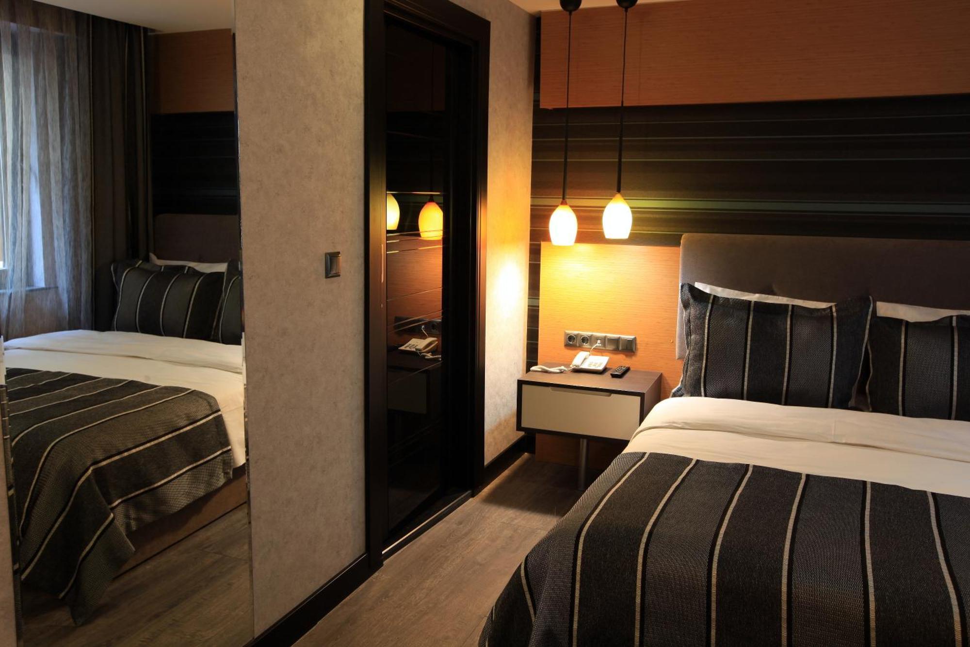 The Black Hotel Eskişehir Phòng bức ảnh