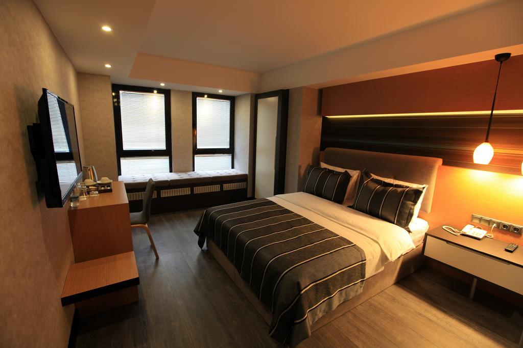 The Black Hotel Eskişehir Phòng bức ảnh